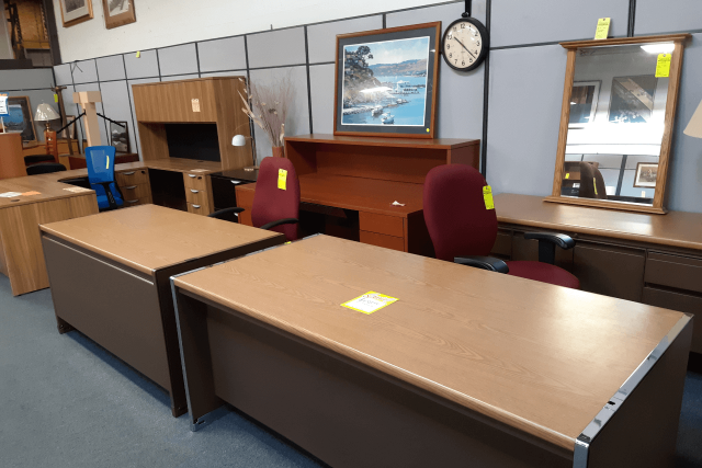 Larrick's Office Workstation Desk